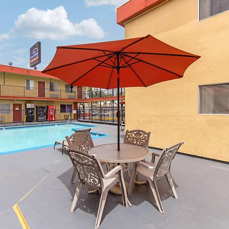 Howard Johnson Suites By Wyndham San Diego Chula Vista Bayfront Exterior foto