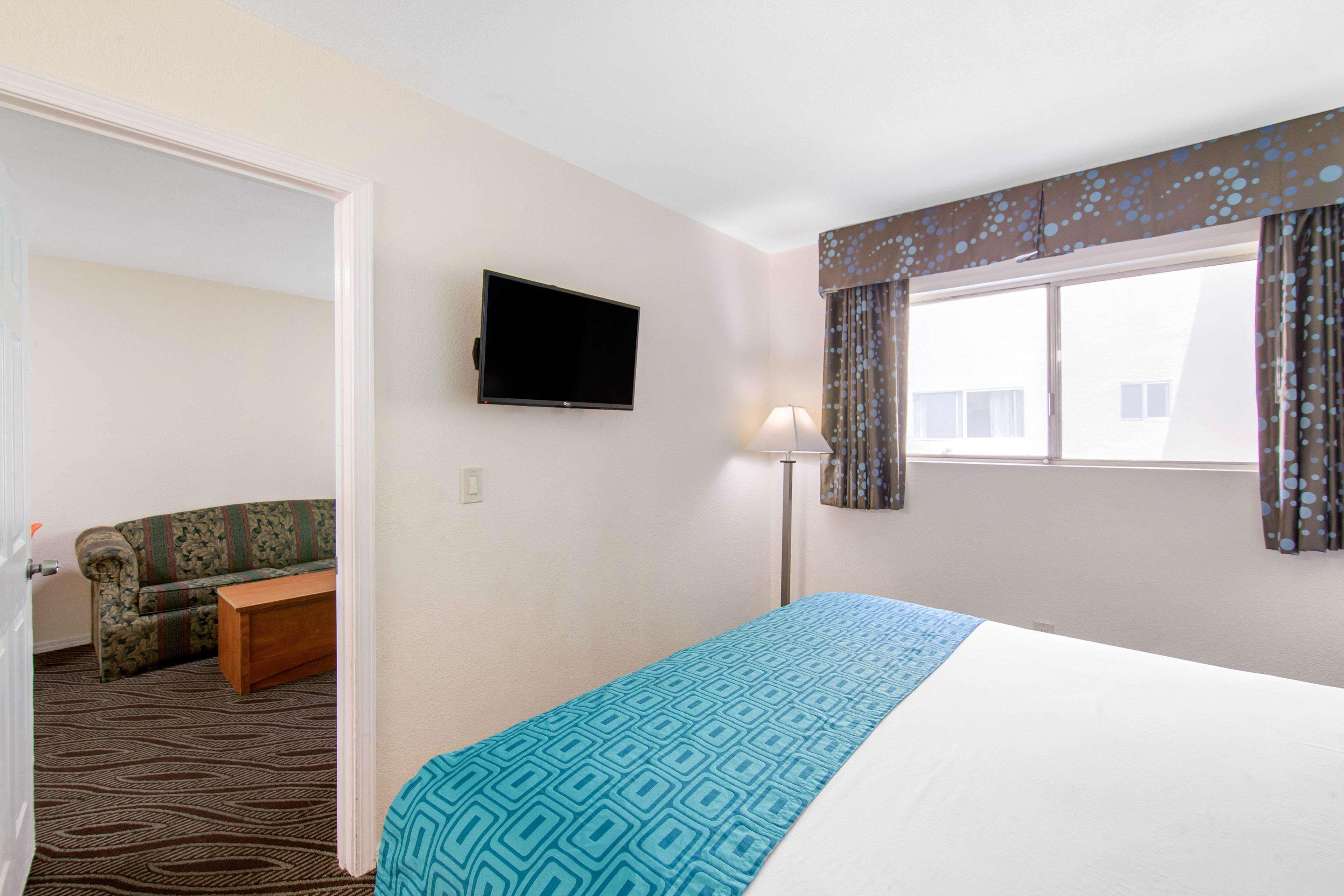 Howard Johnson Suites By Wyndham San Diego Chula Vista Bayfront Exterior foto