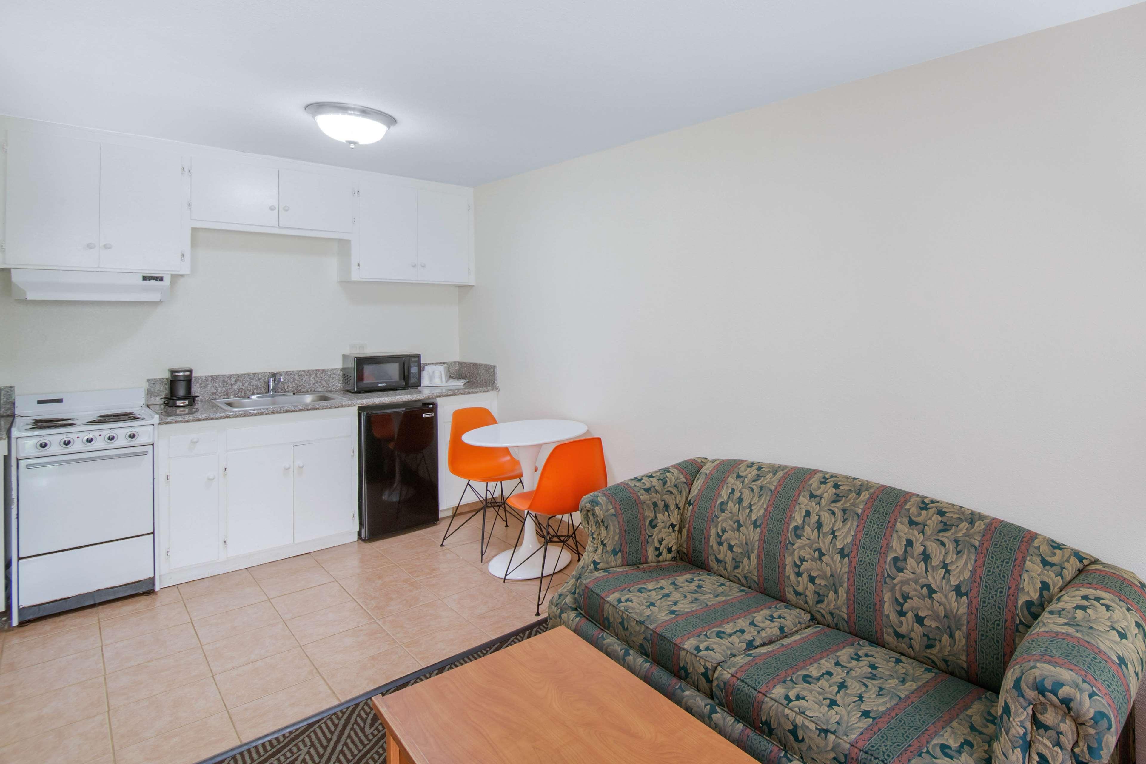 Howard Johnson Suites By Wyndham San Diego Chula Vista Bayfront Exterior foto