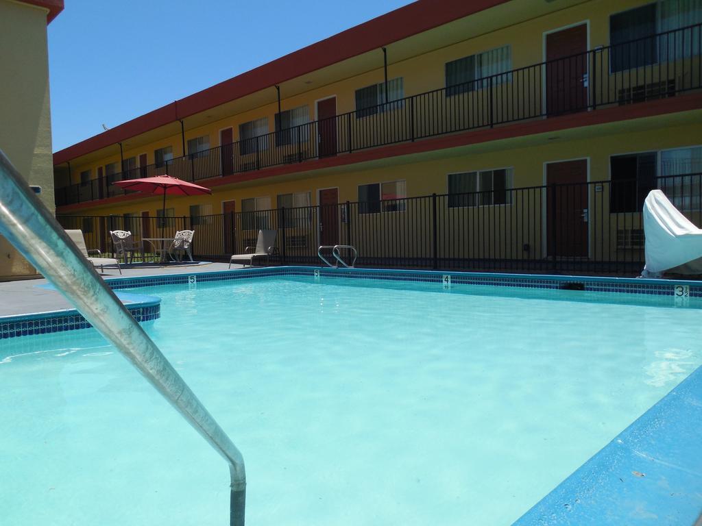 Howard Johnson Suites By Wyndham San Diego Chula Vista Bayft Exterior foto